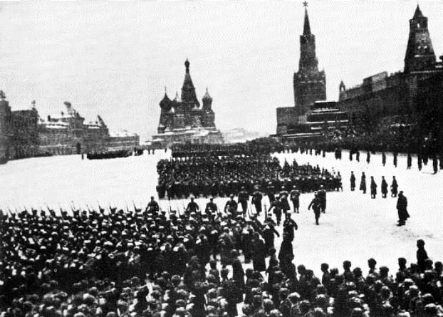 Исторический парад 7 ноября 1941 г. Исторический парад 7 ноября 1941 г.