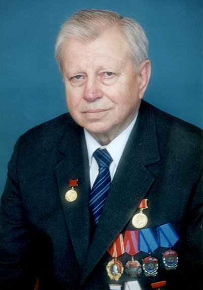 МАЙОРЕЦ Анатолий Иванович